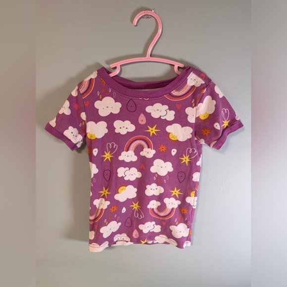 Old Navy Clouds & Rainbows Purple Short Sleeve T-Shirt & Shorts Pajama, Size 5T - Picture 2 of 9